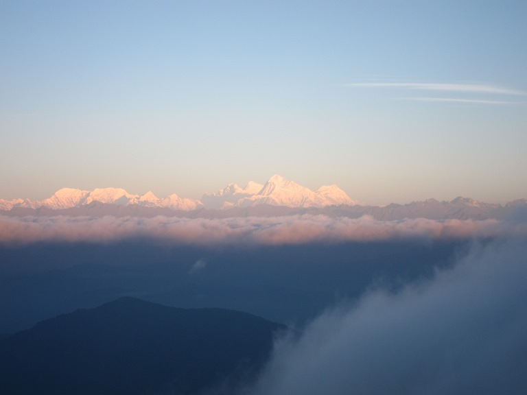 India Sikkim and nearby, Singalila Ridge to Kangchenjunga, Everest group from Sabargram at dawn, Walkopedia