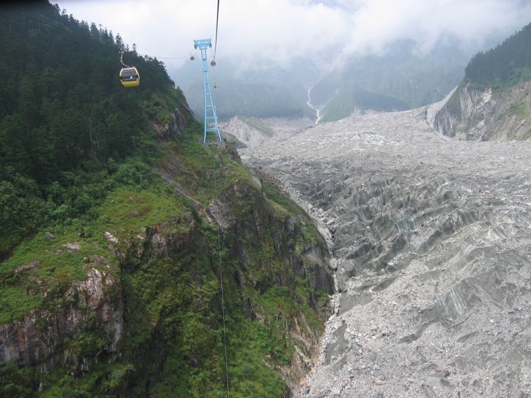 China Sichuan, Gonggashan, Cable Car Glacier View , Walkopedia