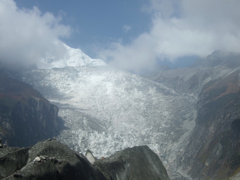 China Sichuan, Gonggashan, Mt Gongga, clouded, Walkopedia