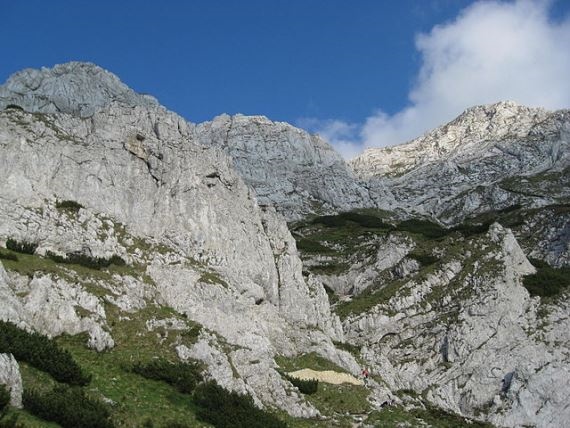 Romania Carpathian Mountains, Piatra Craiulai National Park, Middle Segment, Walkopedia