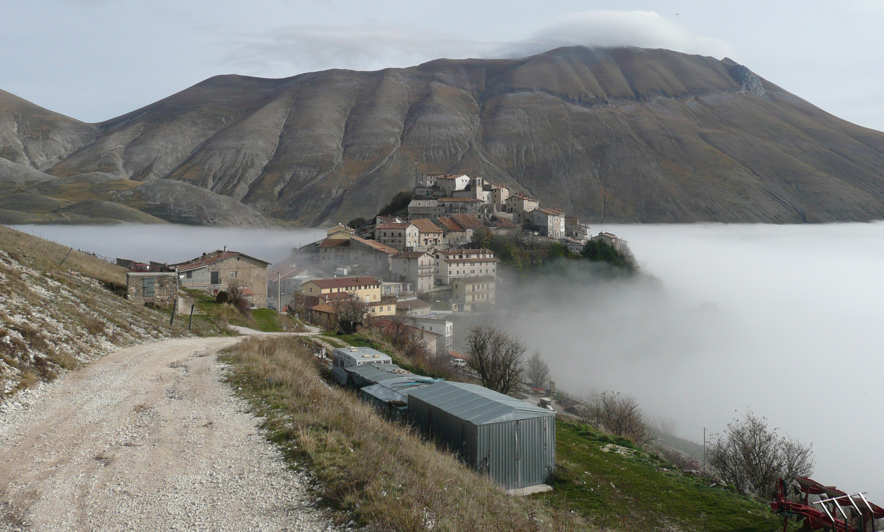 Italy Sibillini, Sibillini, Castelluccio Monte Vettore , Walkopedia