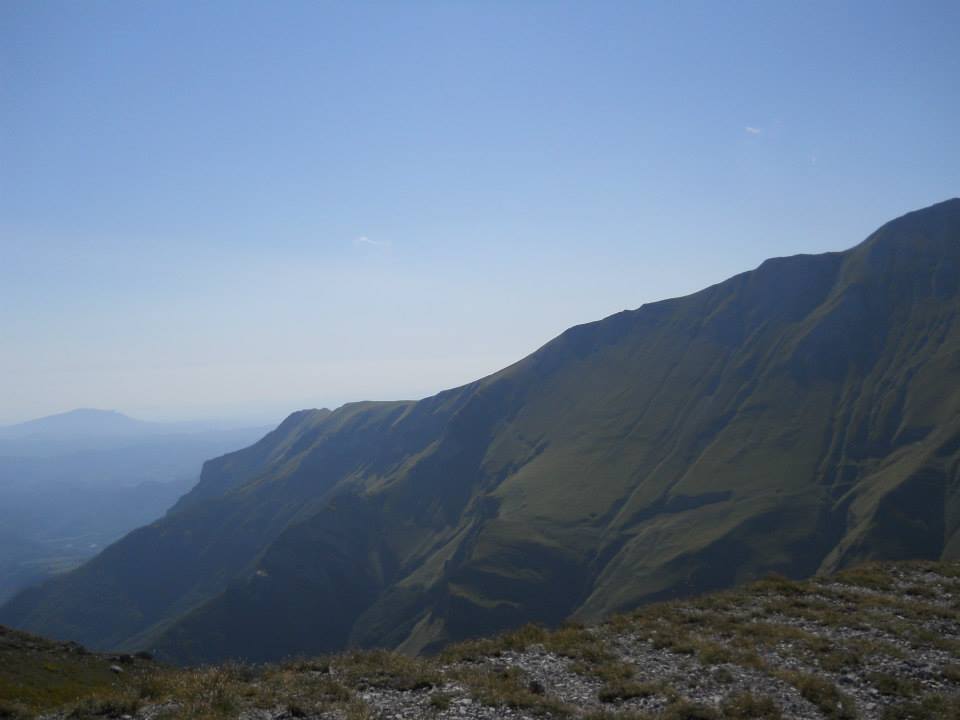 Sibillini: Monte Priora east ridge seen from the Forcella Angagnola, the spur of Monte Pizzo stands out at the far left.  - © Wikimedia Commons FedeGrad