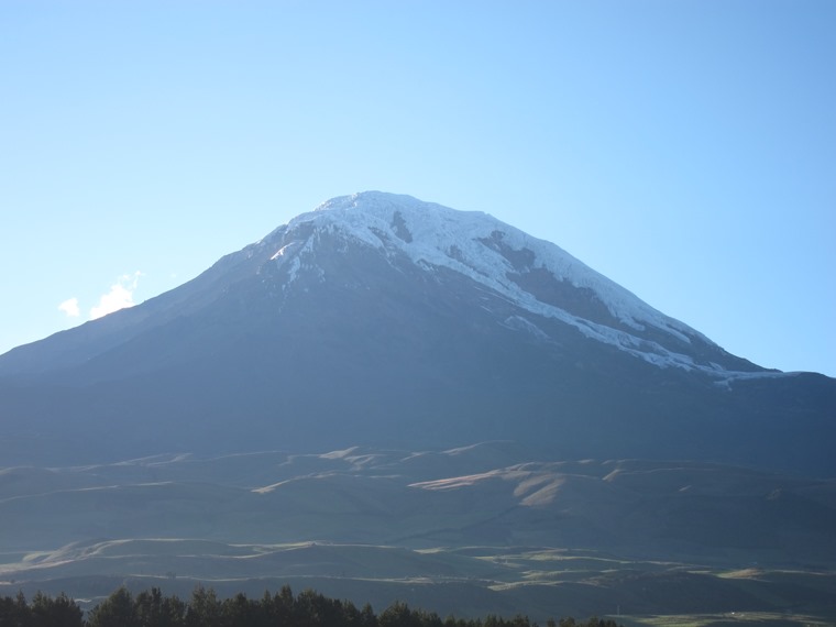 Ecuador Central Andes: Chimborazo Area, Chimborazo Area, Chimborazo from near Riobamba, evening light, Walkopedia