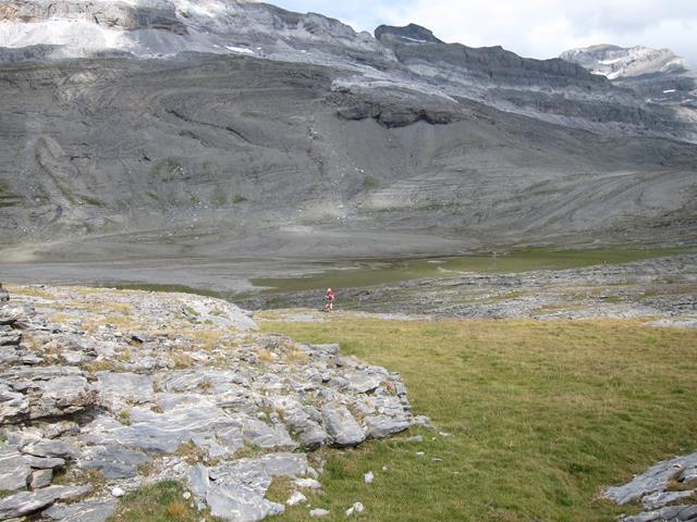 France Pyrenees, Gavarnie-Ordesa Circuit, Up to high ridge, Walkopedia