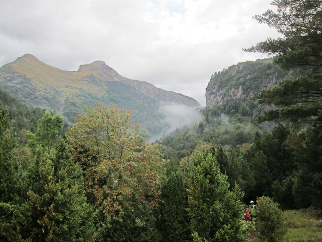 France Pyrenees, Gavarnie-Ordesa Circuit, Ara valley 1, Walkopedia