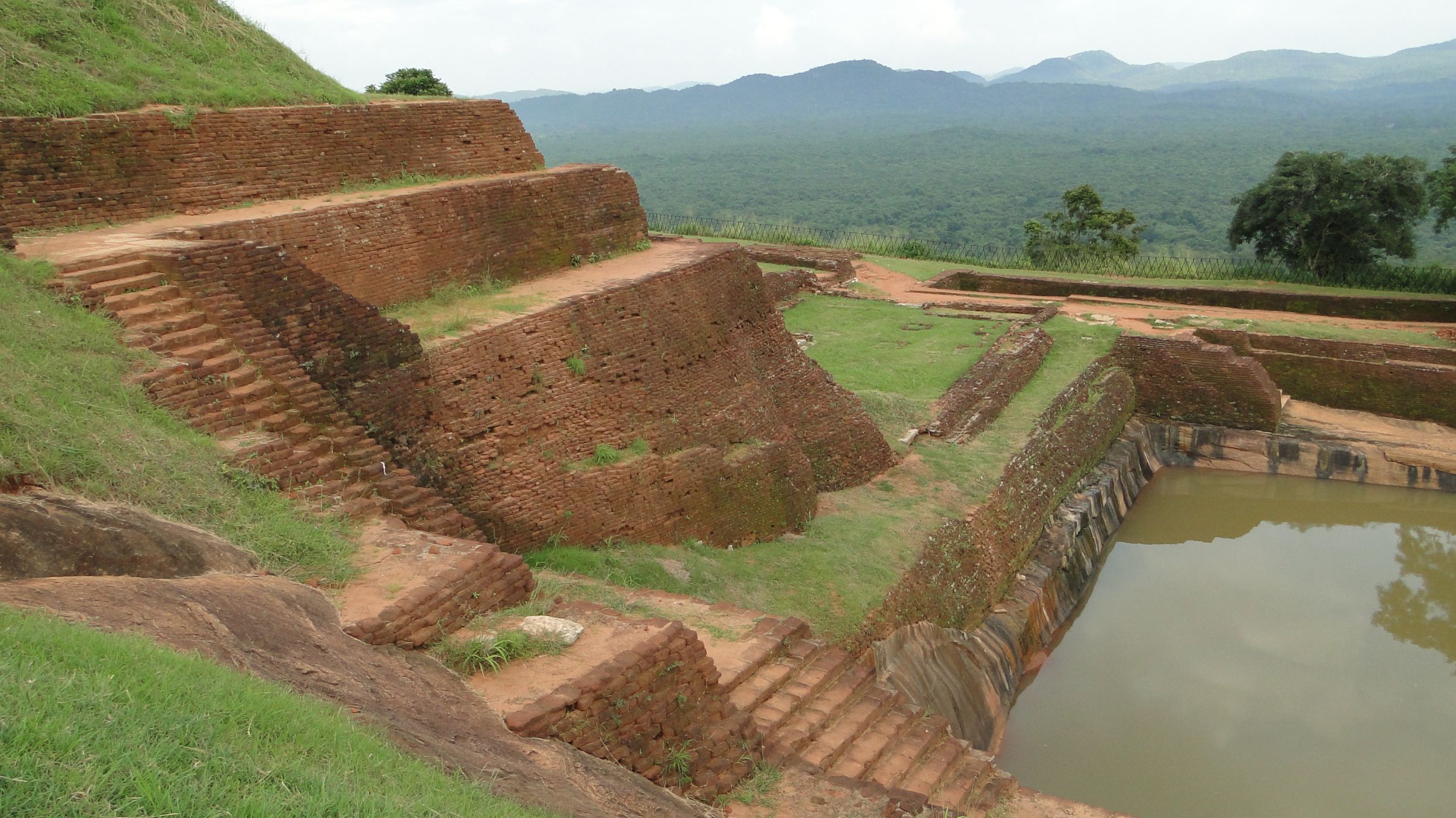 Sri Lanka, Sigiriya, Ruins at Summit 1, Walkopedia