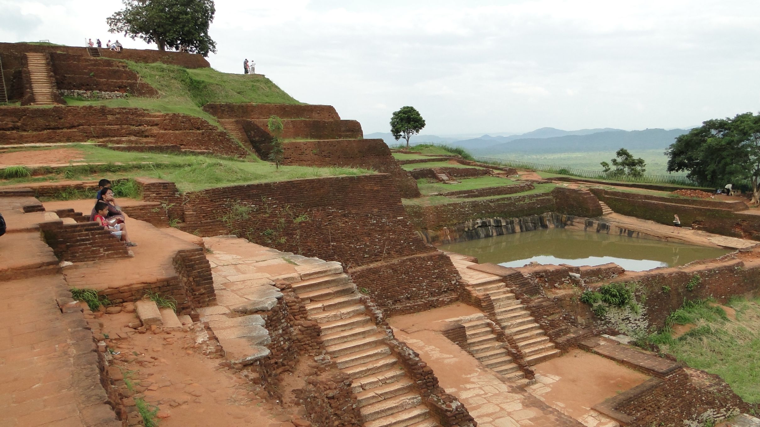 Sri Lanka, Sigiriya, Ruins at Summit 2, Walkopedia