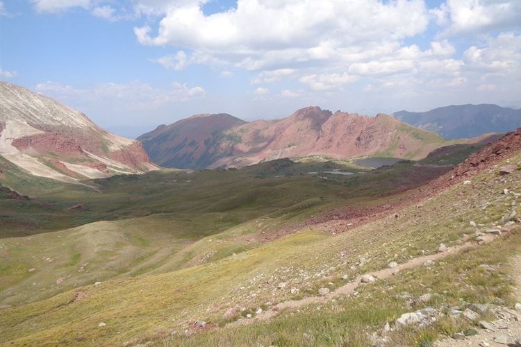 USA Western, Maroon Bells, Willow Pass, with view of Willow Lake, Walkopedia