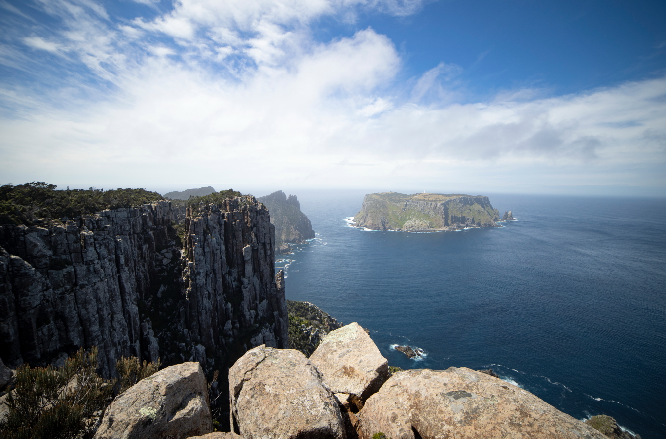 Australia Tasmania, Tasman Peninsula, On the 3 Capes trail on the way to Cape Pillar, Walkopedia