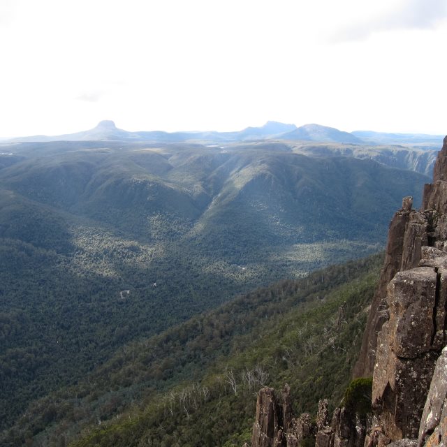 Australia Tasmania, Cradle Mountain Area, Cradle Mountain - Across Mersey Valley, Walkopedia