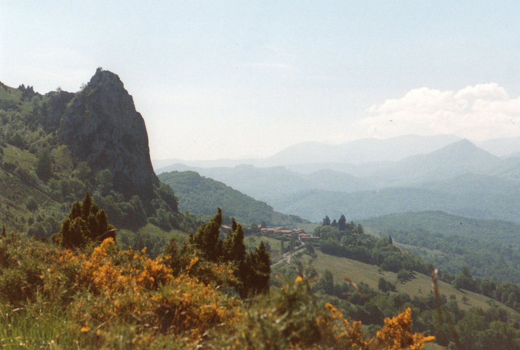 France Pyrenees, Sentier Cathare, Roquefixade, Walkopedia