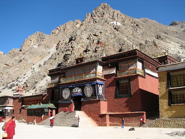 China Tibet, Tsurphu to Yangpachen  , Tsurphu to Yangpachen - Tsurphu monastery, Walkopedia