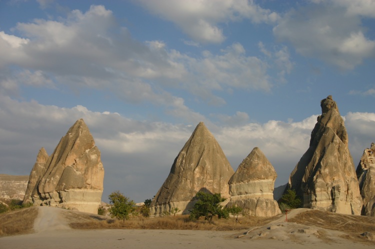 Turkey Central Anatolia Cappadocia, First Ridge East of Goreme, Houses in big chimneys, Walkopedia