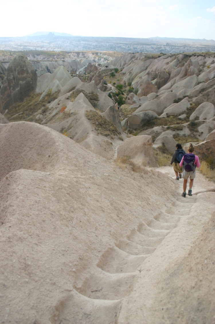 Turkey Central Anatolia Cappadocia, Rose Valley, Descent into Rose Valley, Walkopedia