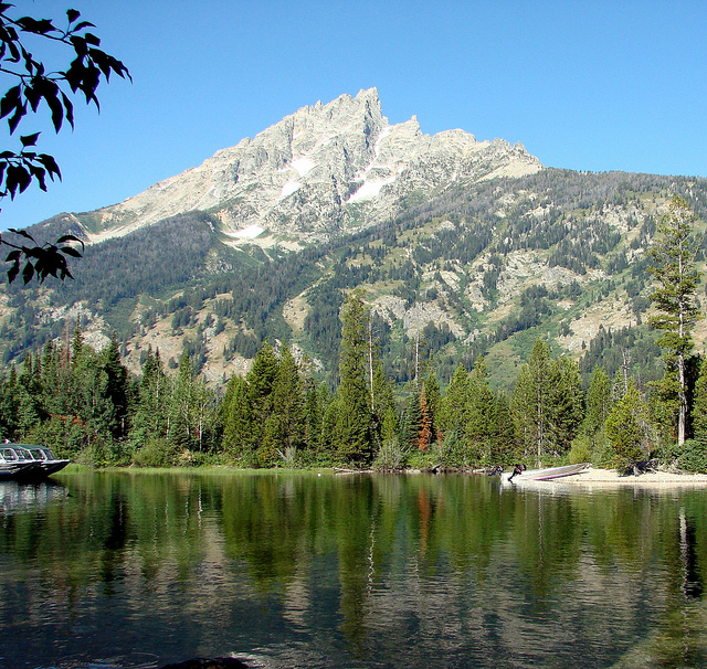 USA Western: Grand Teton NP, Jenny Lake to Cascade Canyon, Grand Teton National Park - Grand Teton From Jenny Lake, Walkopedia