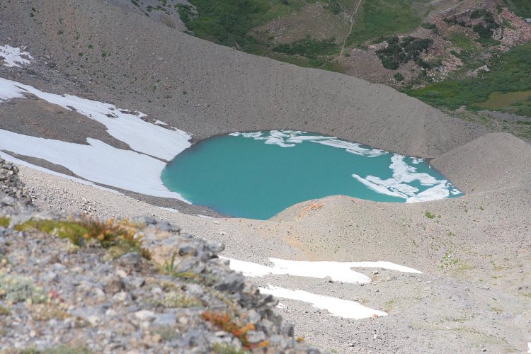 USA Western: Grand Teton NP, Grand Teton Loop, Grand Teton Loop - lake below Schoolroom Glacier, Walkopedia