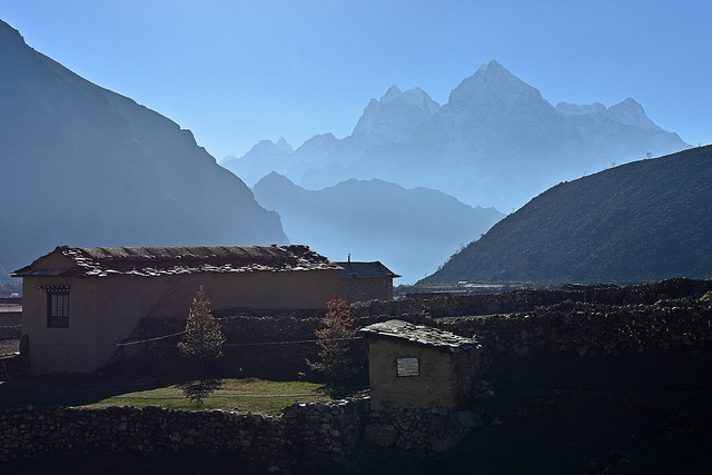 Nepal Everest Region, Bhote Kosi Valley, Bhote Kosi Valley - Thamserku From Thame, Walkopedia