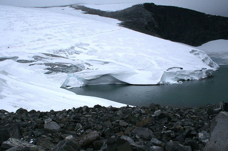 Jotunheimen: Jotunheimen Glacier - © From Flickr user ZapTheDingbat