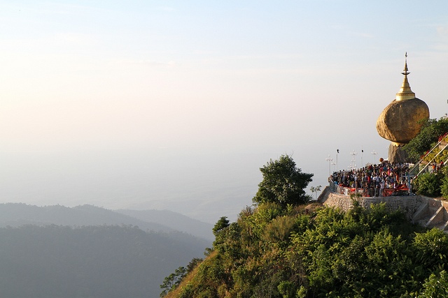 Myanmar, Mount Kyaiktiyo, Mt Kyaiktiyo, Walkopedia