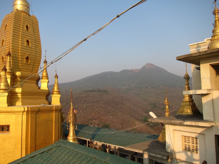 Myanmar, Mount Popa , Mt Popa - the top, volcano, Walkopedia