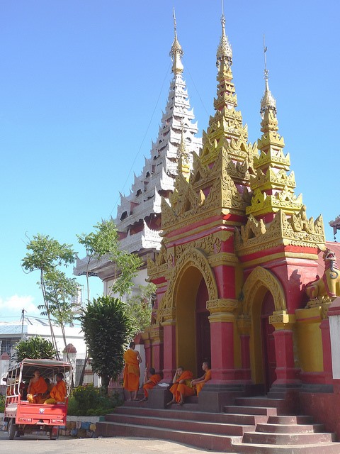 Myanmar, Kengtung, Kengtung - temple in Kengtung, Walkopedia