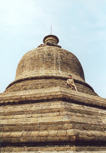 Myanmar, Mrauk U, Mrauk U - Nyita Paya, Walkopedia