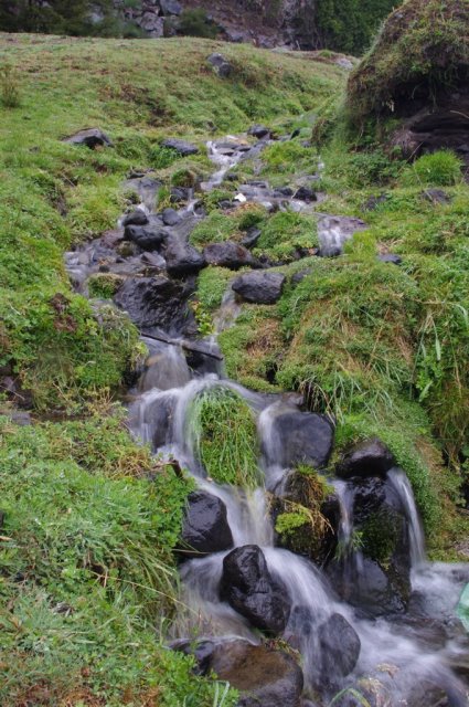 Volcan Antuco - waterfall - ©Copyright Flickr user deoxyt2.-lacamaradegas.cl... Volcan Antuco: Volcan Antuco - waterfall - ©Copyright Flickr user deoxyt2.-lacamaradegas.cl...