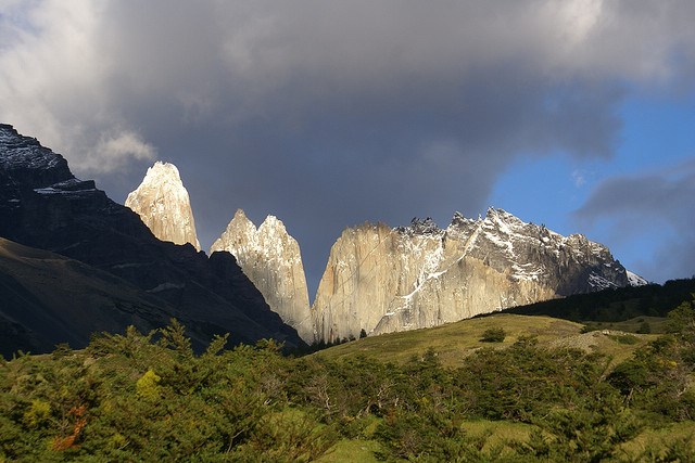 Chile Patagonia: Torres del Paine NP, Torres del Paine Lookout, Torres del Paine Lookout - view From Campamento Torres, Walkopedia