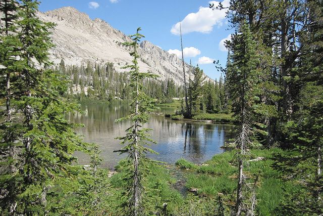 USA North-west, Sawtooth Mountains/Traverse, Sawtooth Traverse - pond below Alice Lake, Walkopedia