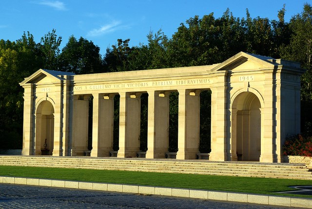 France Normandy, D-Day Beaches, D-Day Beaches - Bayeux memorial, Walkopedia