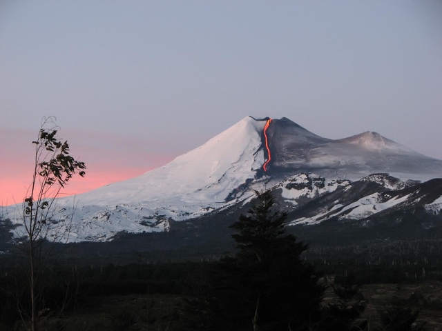 Chile Patagonia: Conguillio NP, Volcan Llaima, Volcan Llaima - 2008 eruption, Walkopedia