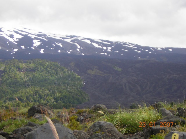 Chile Patagonia: Conguillio NP, Volcan Llaima, Volcan Llaima - lava trails, Walkopedia