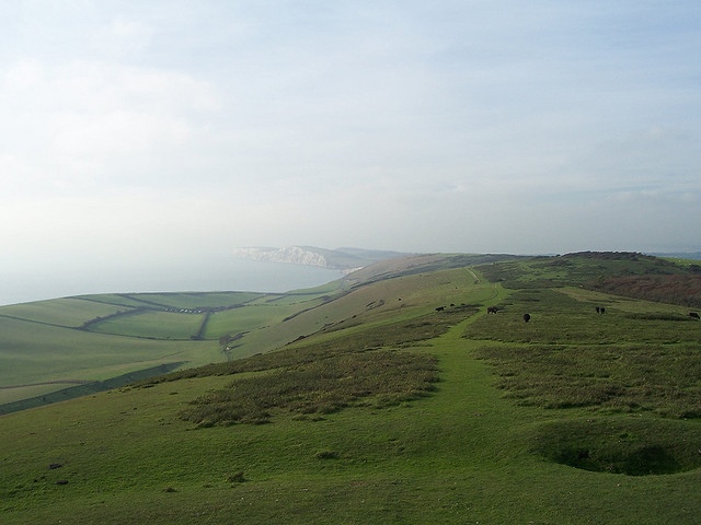 United Kingdom England South, Tennyson Trail, Isle of Wight, Tennyson Trail - © From Five Barrows, Walkopedia